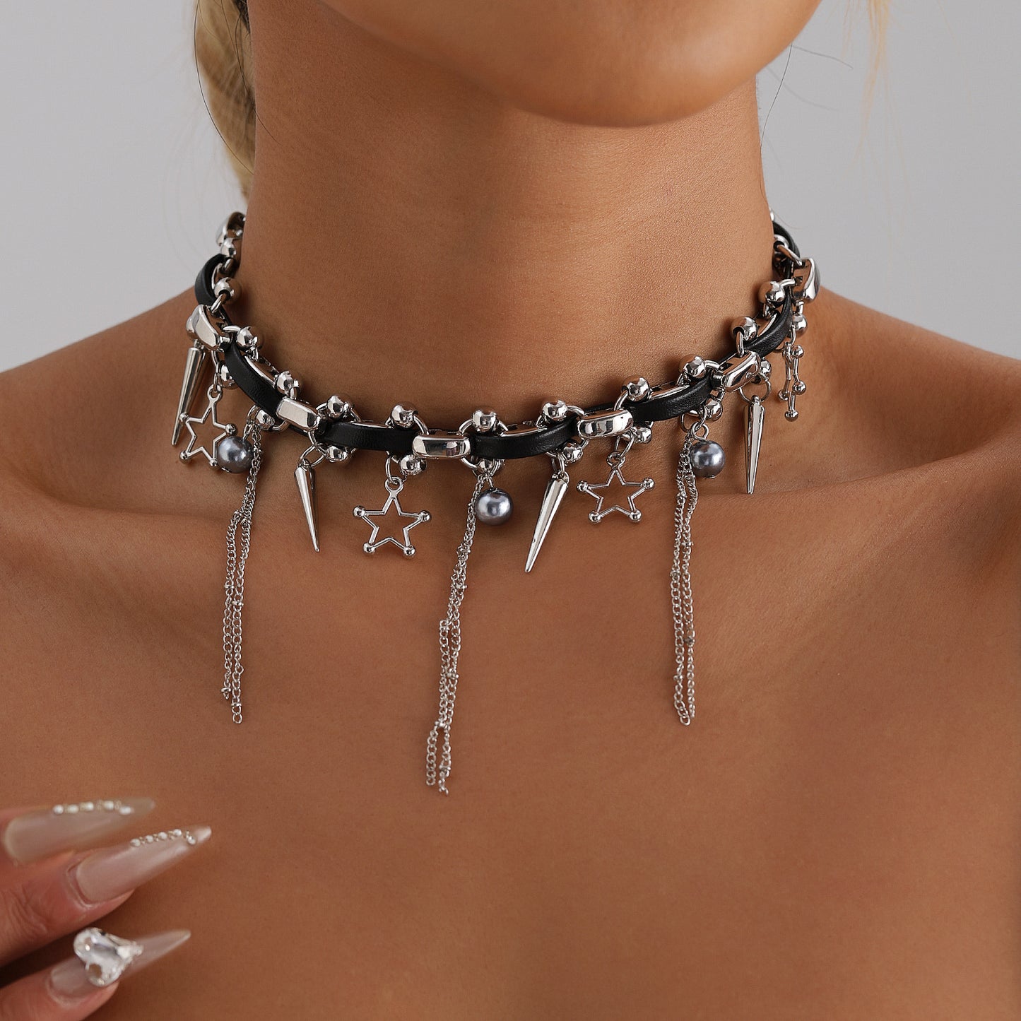 Punk Gothic Star Pendant Choker Necklace for Women with Alloy Body and Electroplated Finish