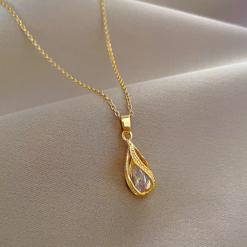 Collana pendente geometrica di lusso in acciaio al titanio con intarsio di strass, fresca, unisex