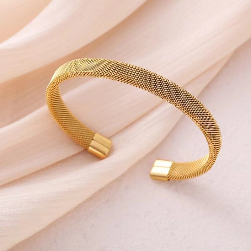 Fashionable Stainless Steel Braided Bracelet with Electroplated Finish Geometric Oval Shape Hypoallergenic Tarnish-Resistant Adjustable Cuff Jewelry