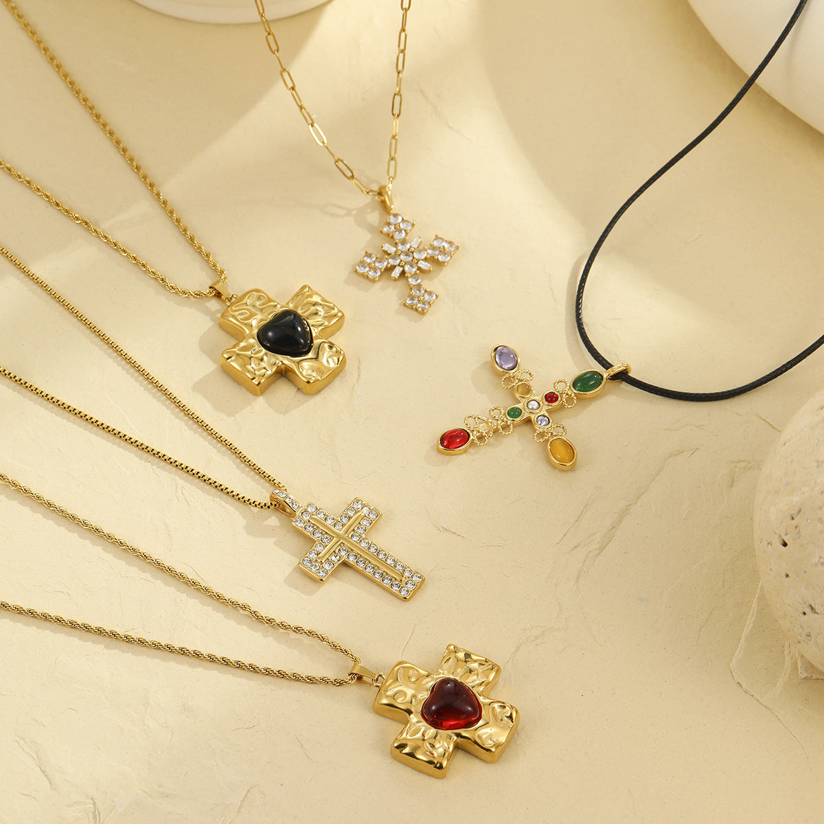 Collana pendente a croce alla moda in acciaio inossidabile con strass da donna