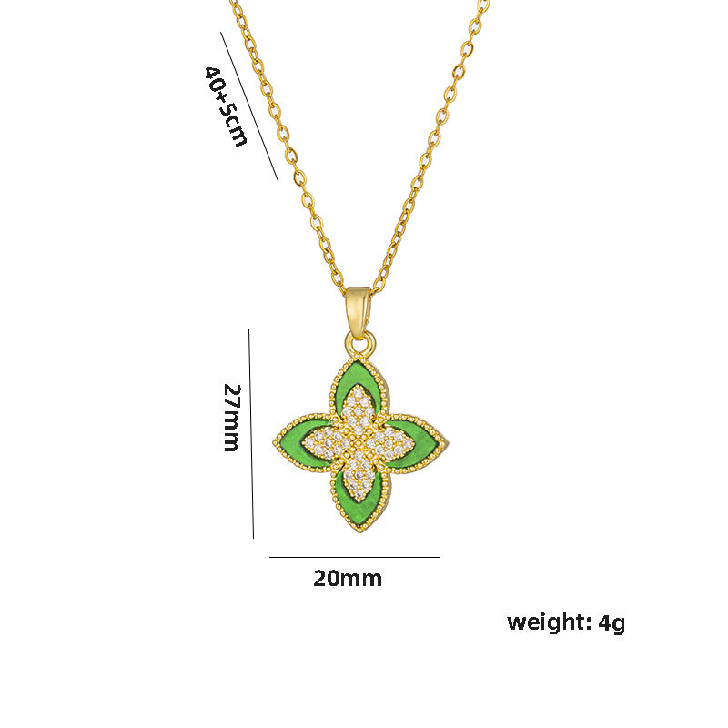 Collar con colgante minimalista de trébol de cuatro hojas para mujer en acero de titanio con incrustaciones de pedrería y acabado pulido en cadena ondulada