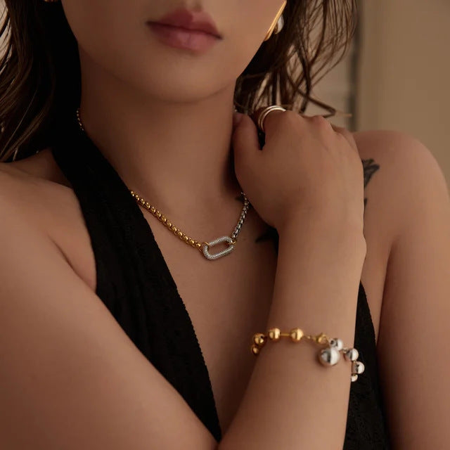 Collana Minimalista di Lusso in Acciaio Inossidabile Placcato Oro 18K con Pendente a U e a Goccia e Catena di Perle