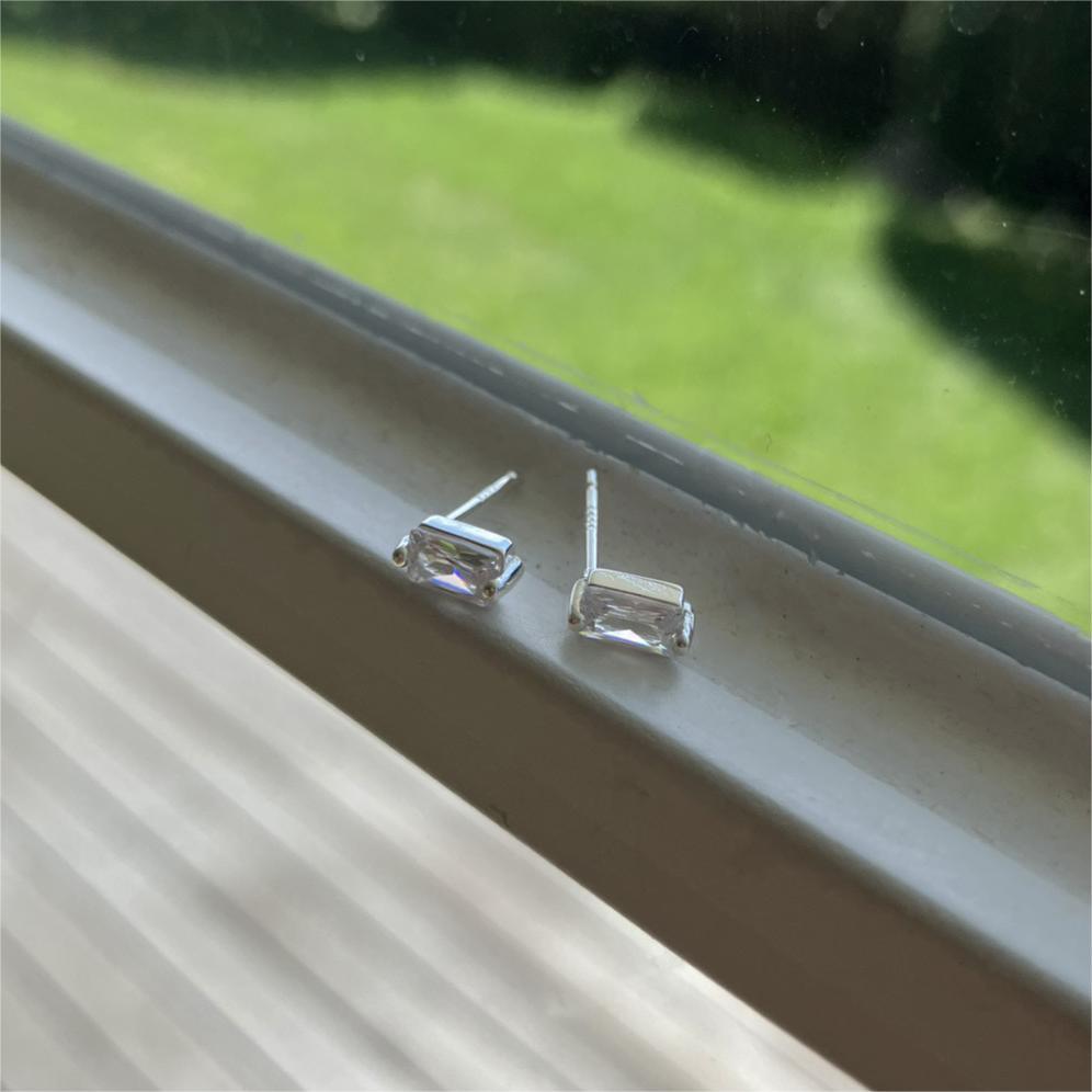 Orecchini a perno quadrati in zirconia cubica in stile coreano minimalista in argento sterling 925 da donna