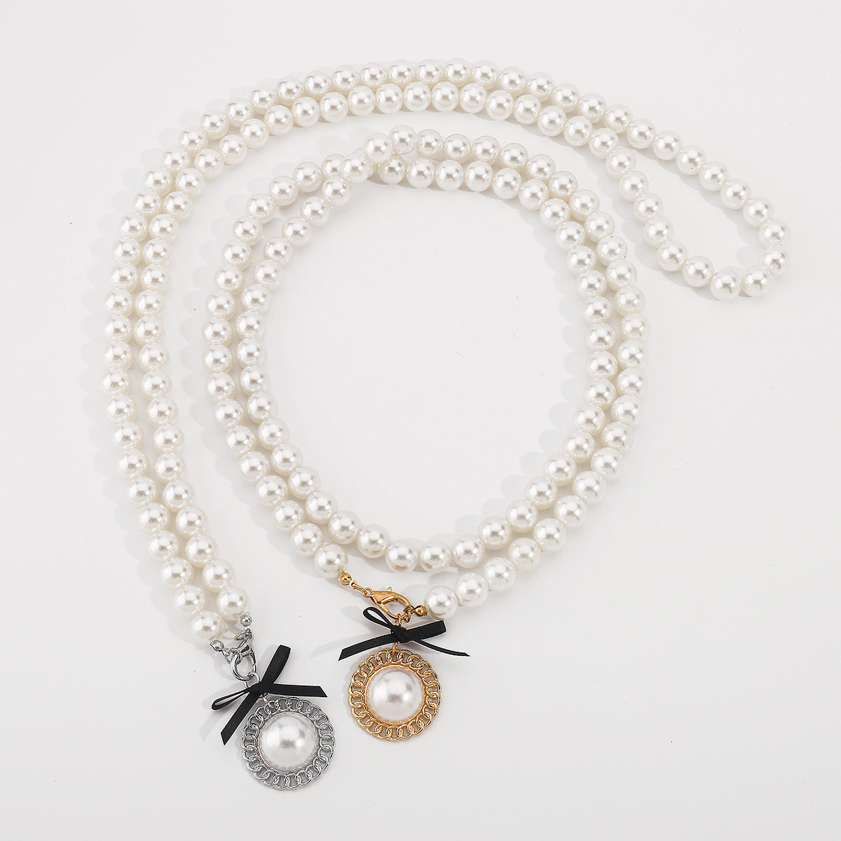 Collana minimalist in perle geometriche con pendente in lega e finitura placcata per donne e uomini
