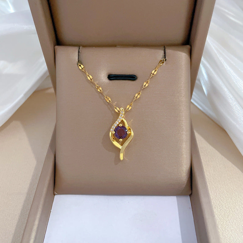 Collana da donna minimalista con ciondolo geometrico in acciaio al titanio, leggera e delicata, con catena alla clavicola dal design di lusso