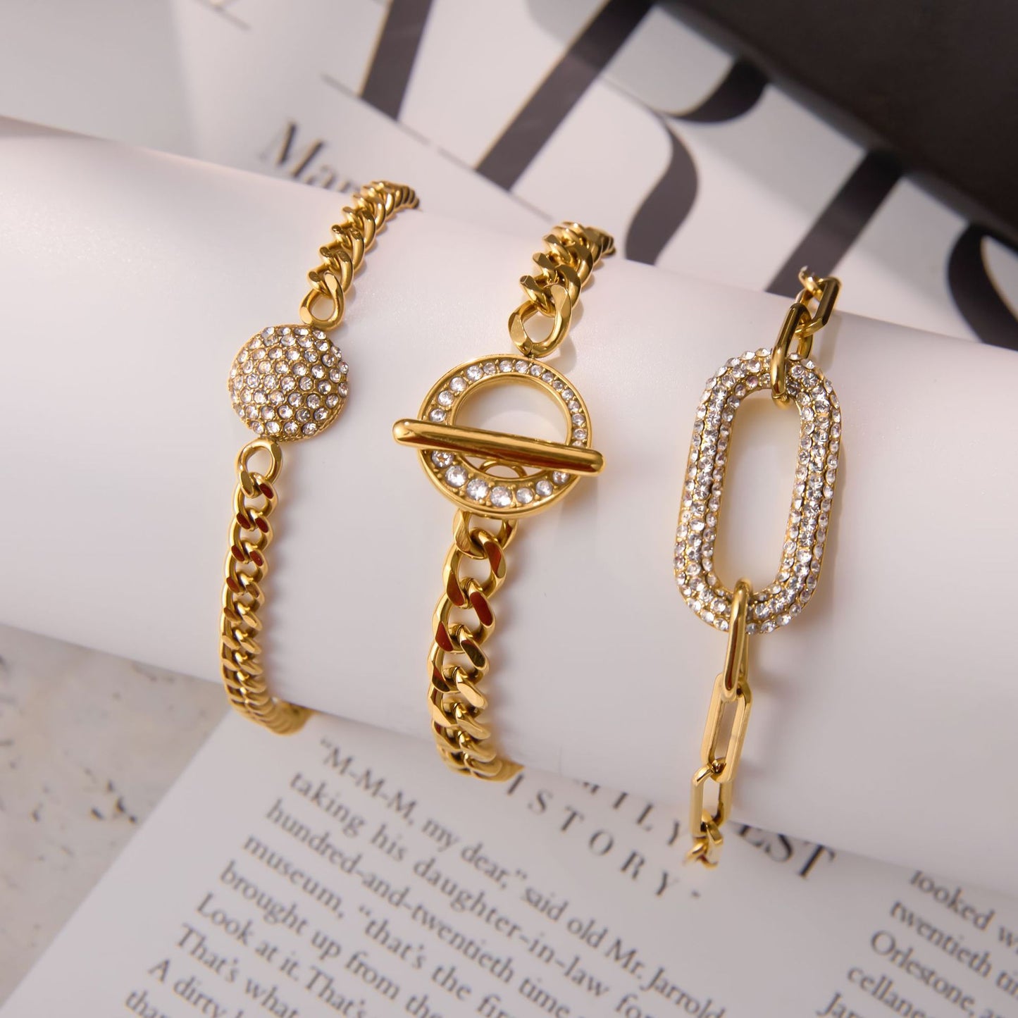 Bracciale geometrico placcato in acciaio inossidabile con zirconi bianchi da donna, gioiello a mano lussuoso e minimalista