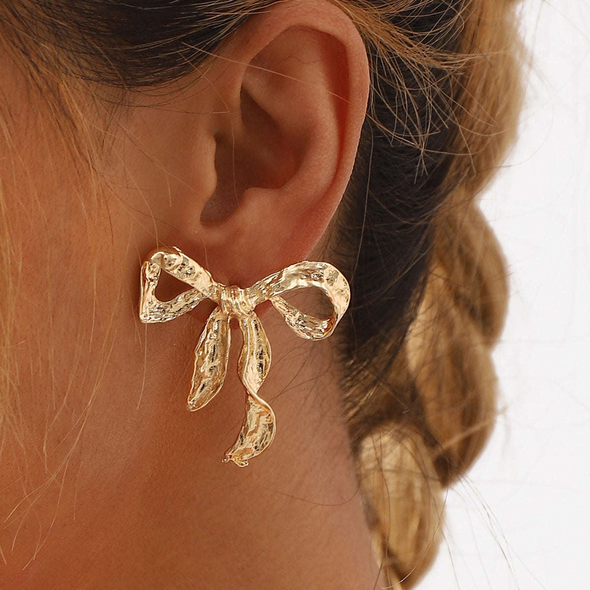 Pendientes Minimalistas de Aleación con Forma de Lazo para Mujer con Acabado Galvanizado