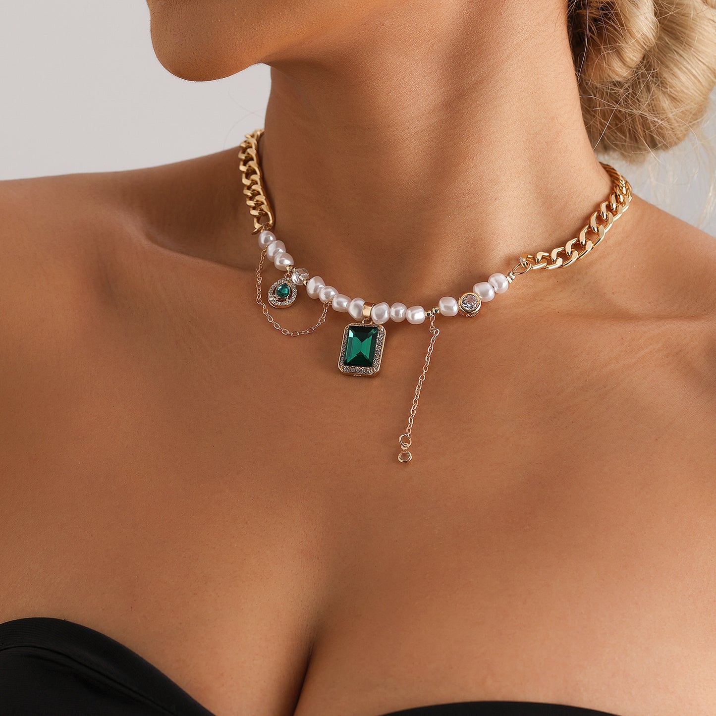 Vintage Ethnic Style Water Drop and Geometric Shape Alloy Pendant Necklace with Plated Finish for Women