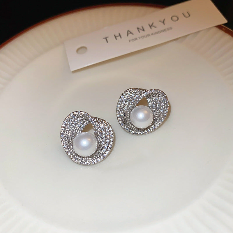 Orecchini floreali minimalisti con perle, perno in argento sterling 925 e strass, da donna