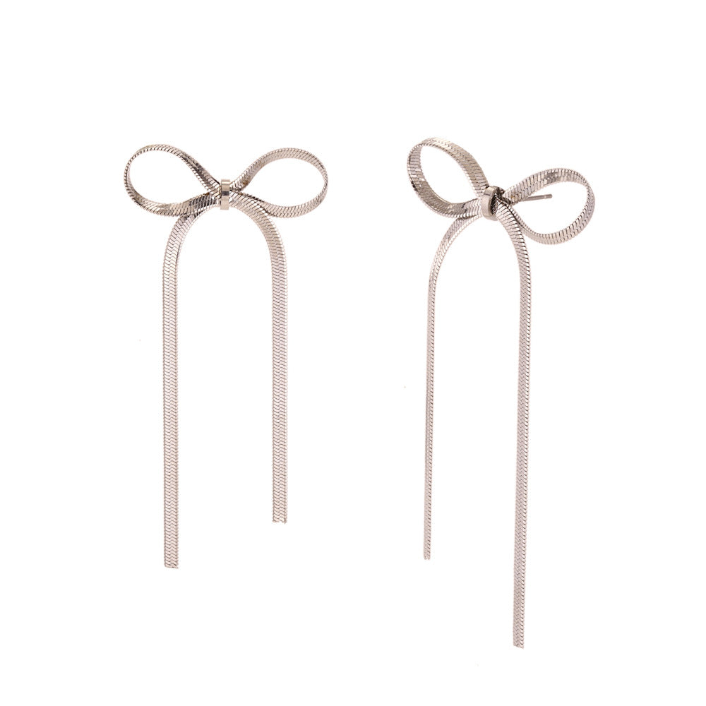 Orecchini da donna minimalisti in acciaio inossidabile a forma di fiocco con placcatura in oro 18K