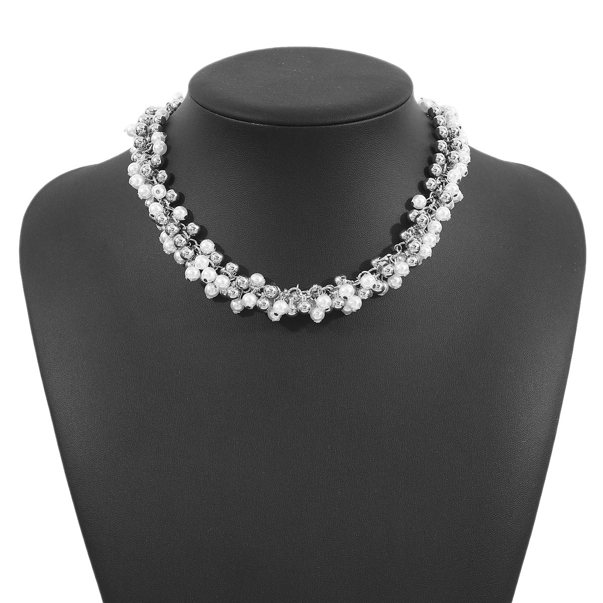 Elegant Minimalist Geometric Pearl Pendant Necklace for Women Alloy Chain with Simulated Pearls Locket Style Clavicle Jewelry