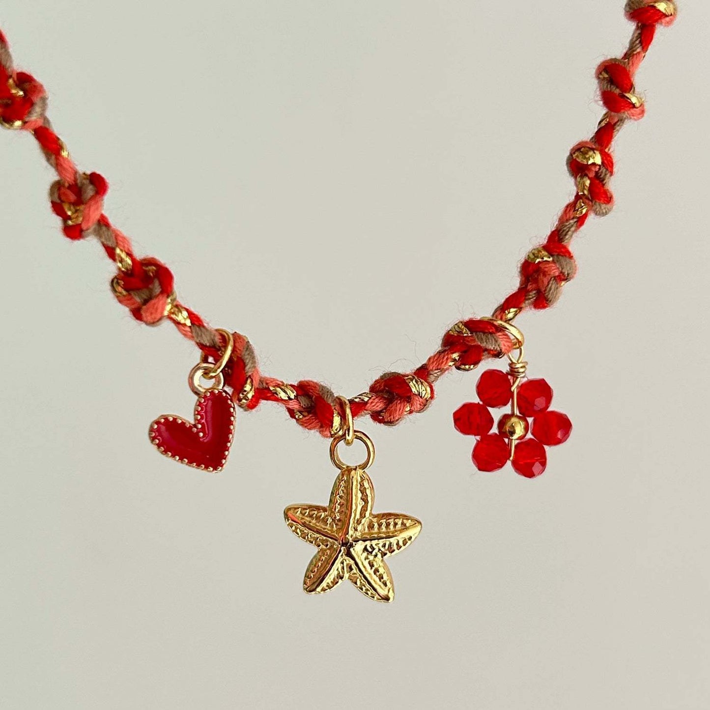 Collana da donna con ciondolo a farfalla a stella, perla e barretta placcata in titanio e acciaio personalizzata