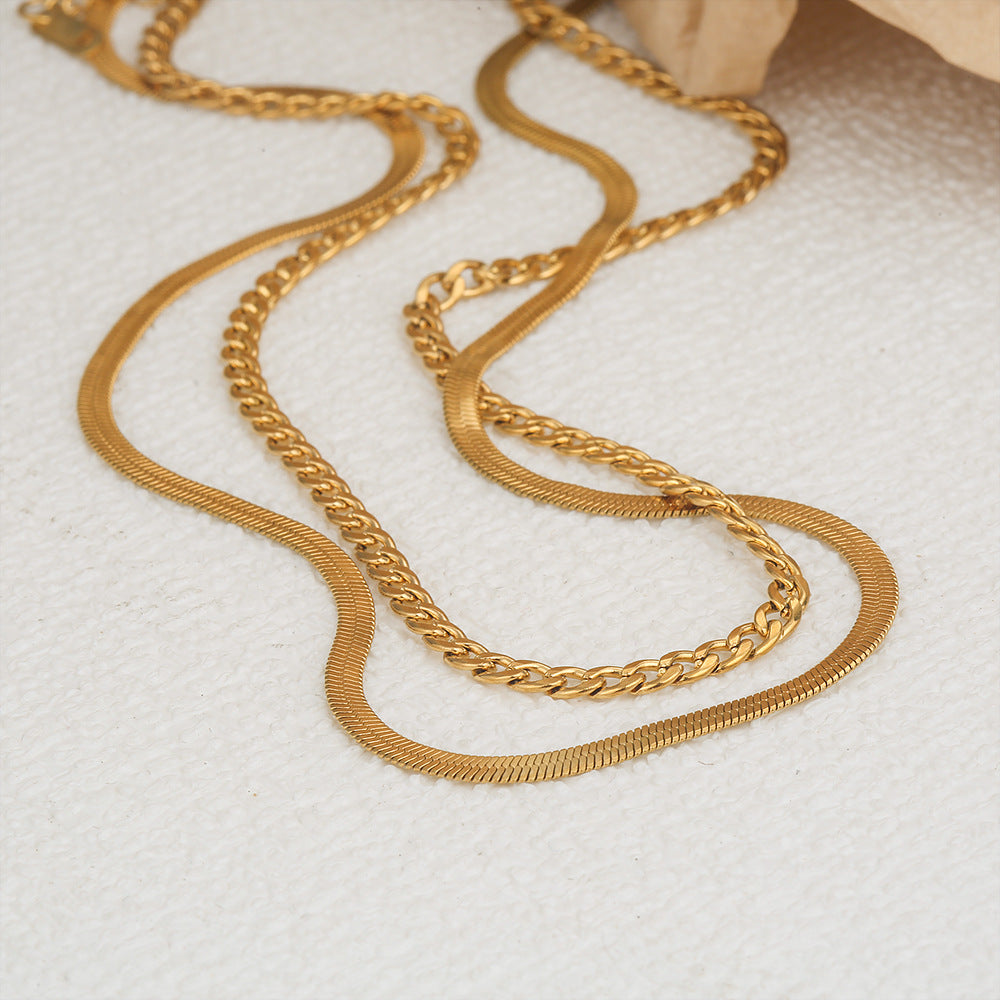 Collar Minimalista de Acero Inoxidable en Forma de U con Cadena de Serpiente y Baño de Oro de 18K para Mujer