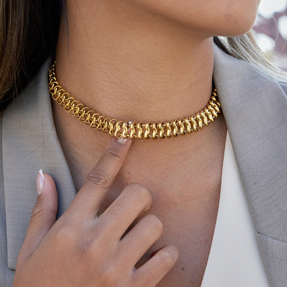Collar cubano minimalista geométrico de acero de titanio con chapado de oro PVD de 18K para mujer