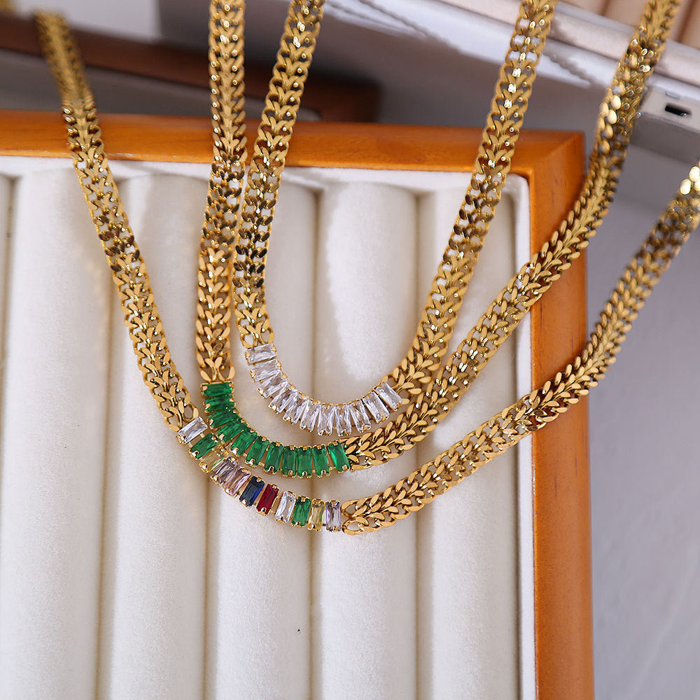 Collar Minimalista con Cadena Cubana en Acero de Titanio en Forma de U con Colgante con Incrustaciones de Zirconia