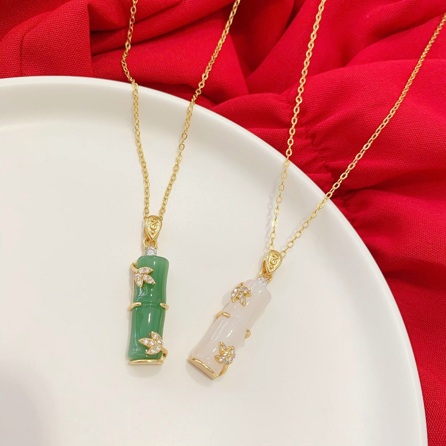 Minimalist Bamboo-Shaped Titanium Steel Pendant Necklace with Gold Plating, Geometric Design, O-Chain, Elegant Locket Style