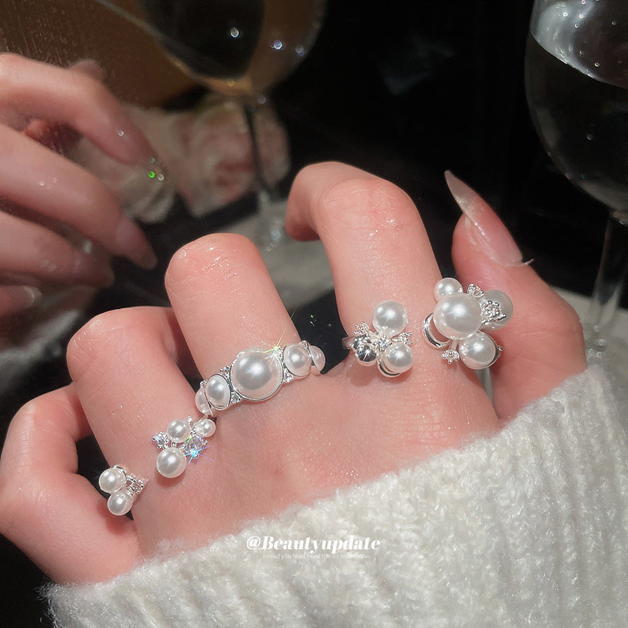 Anello Elegante Retrò Francese di Lusso Leggero con Perla Simulato e Intarsio di Zirconi, Design Geometrico Rotondo da Donna