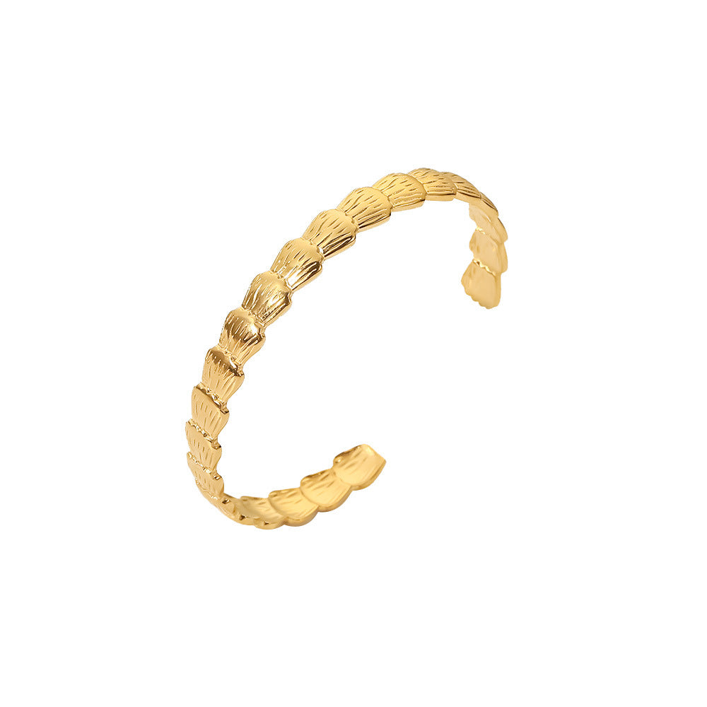Ins Style Geometric Shell-Shaped Titanium Steel Bracelet with 18K Gold Plating for Women