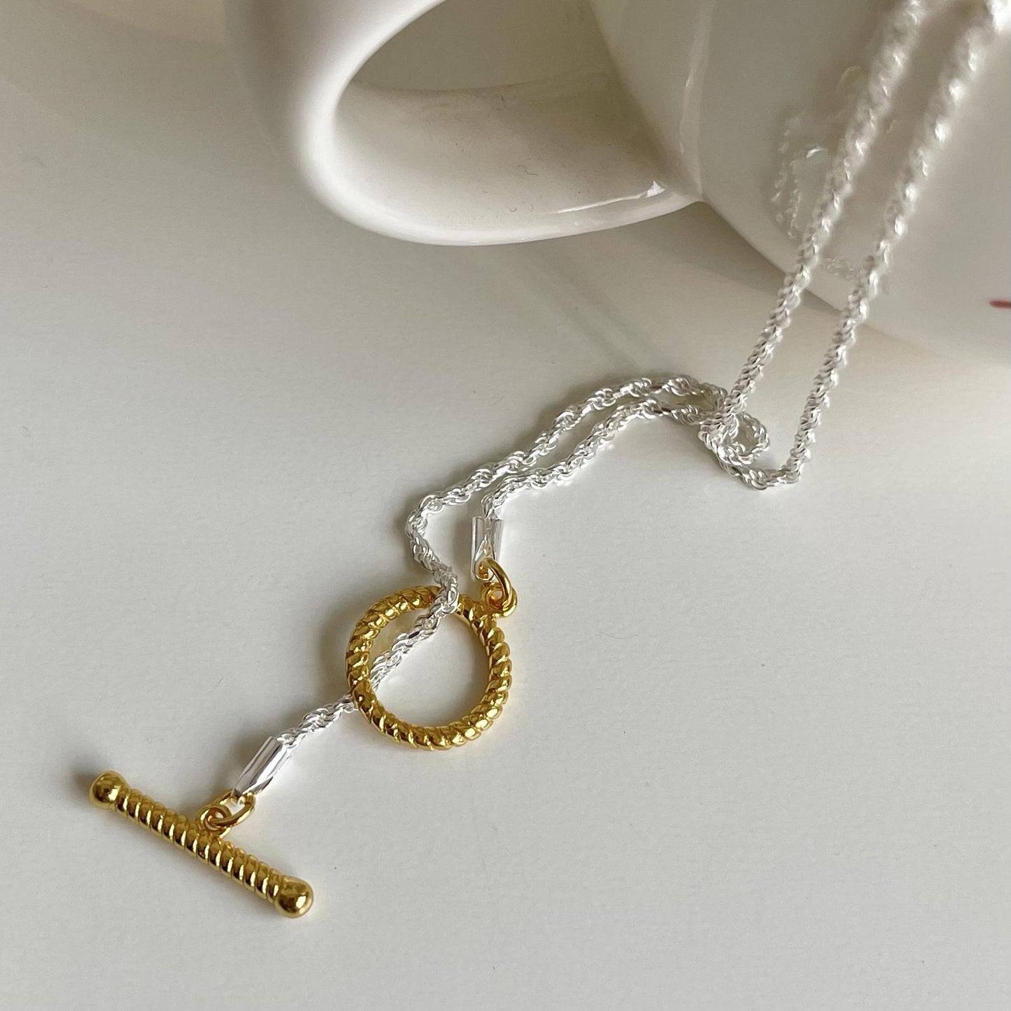 Collana Minimalista Geometrica a Corda Intrecciata in Argento Sterling 925 con Catena di Perline