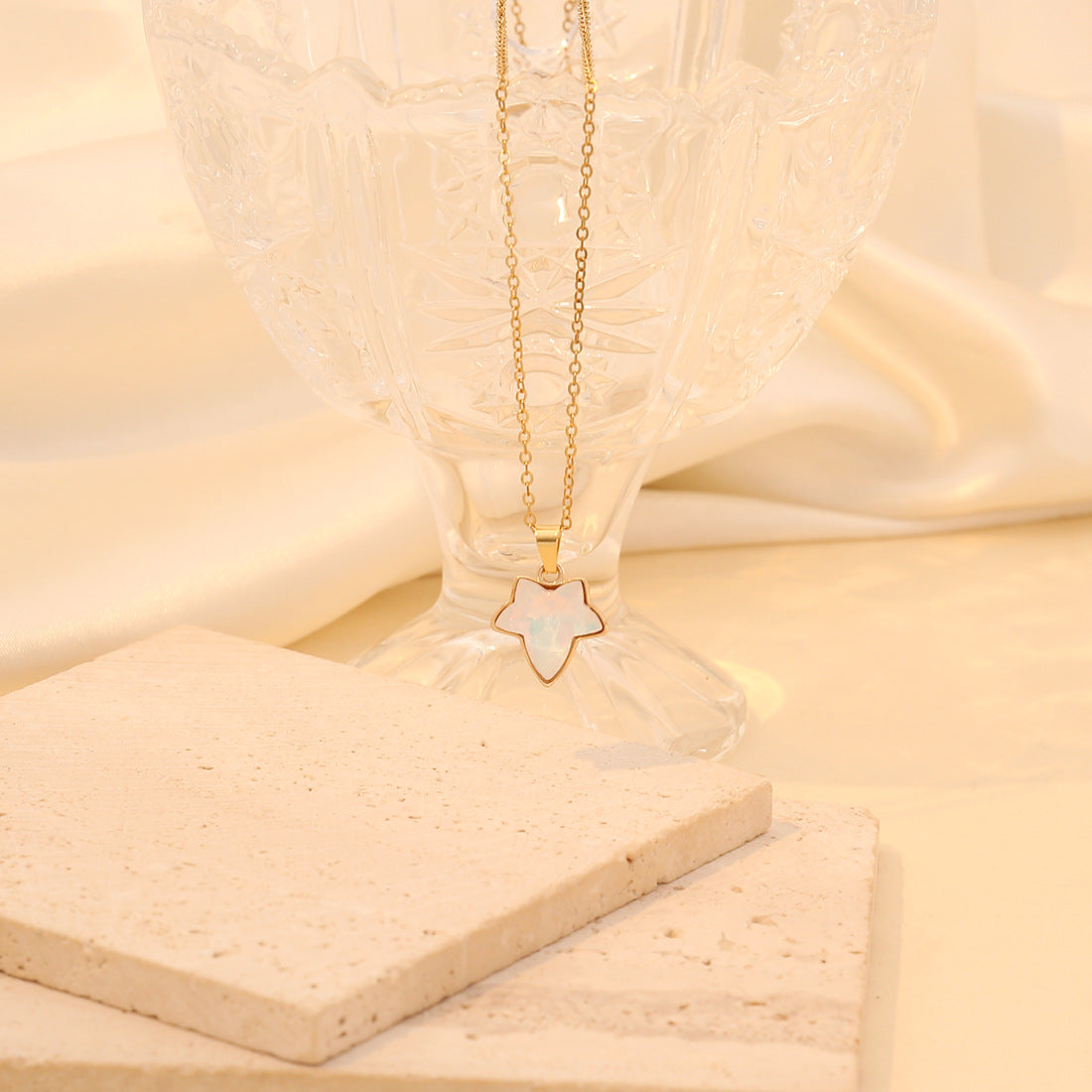Fashion Minimalist Maple Leaf Pendant Necklace in Stainless Steel for Women