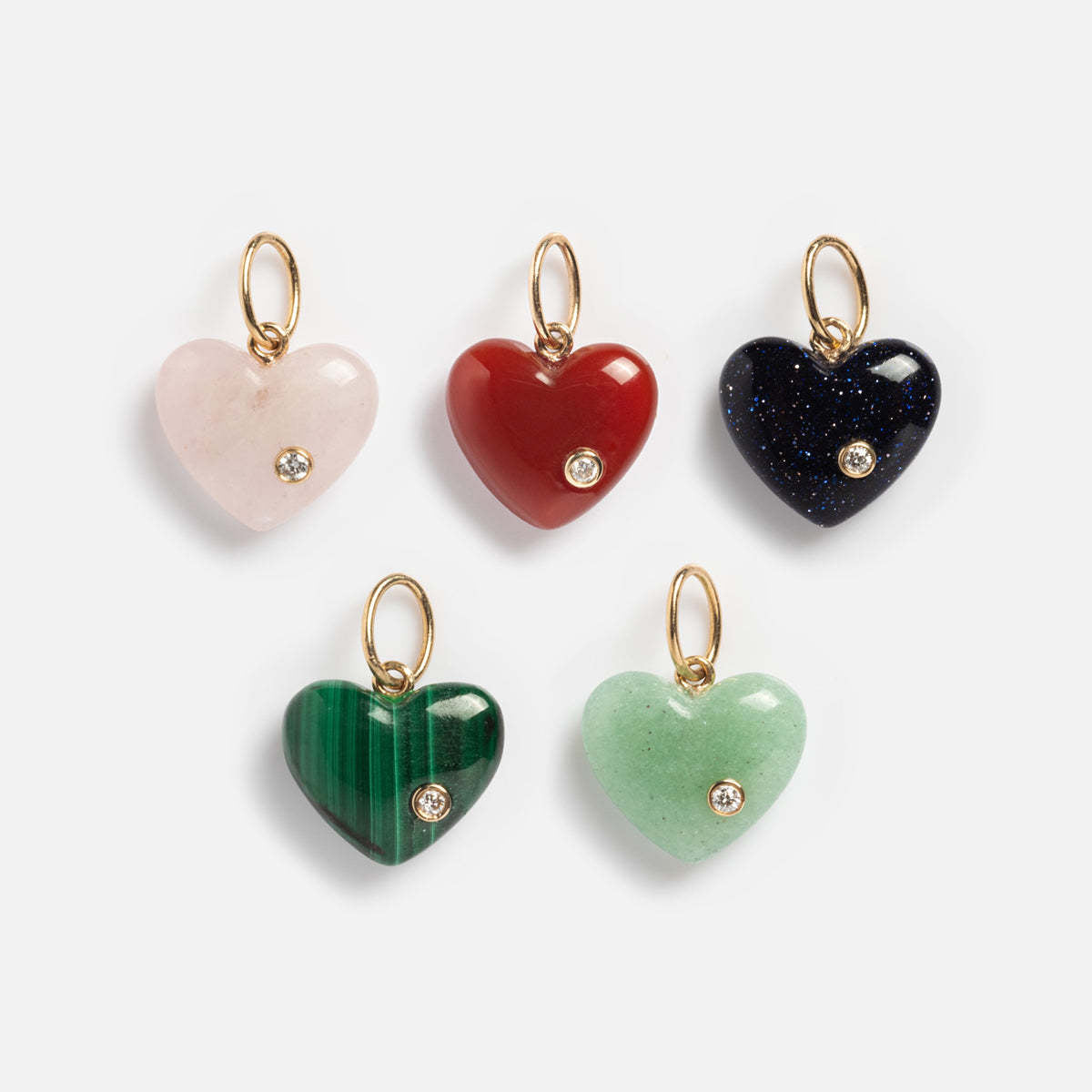 Colgante de corazón minimalista geométrico de acero inoxidable con incrustaciones de circonita cúbica y baño de oro de 18 quilates PVD, diseño de barra