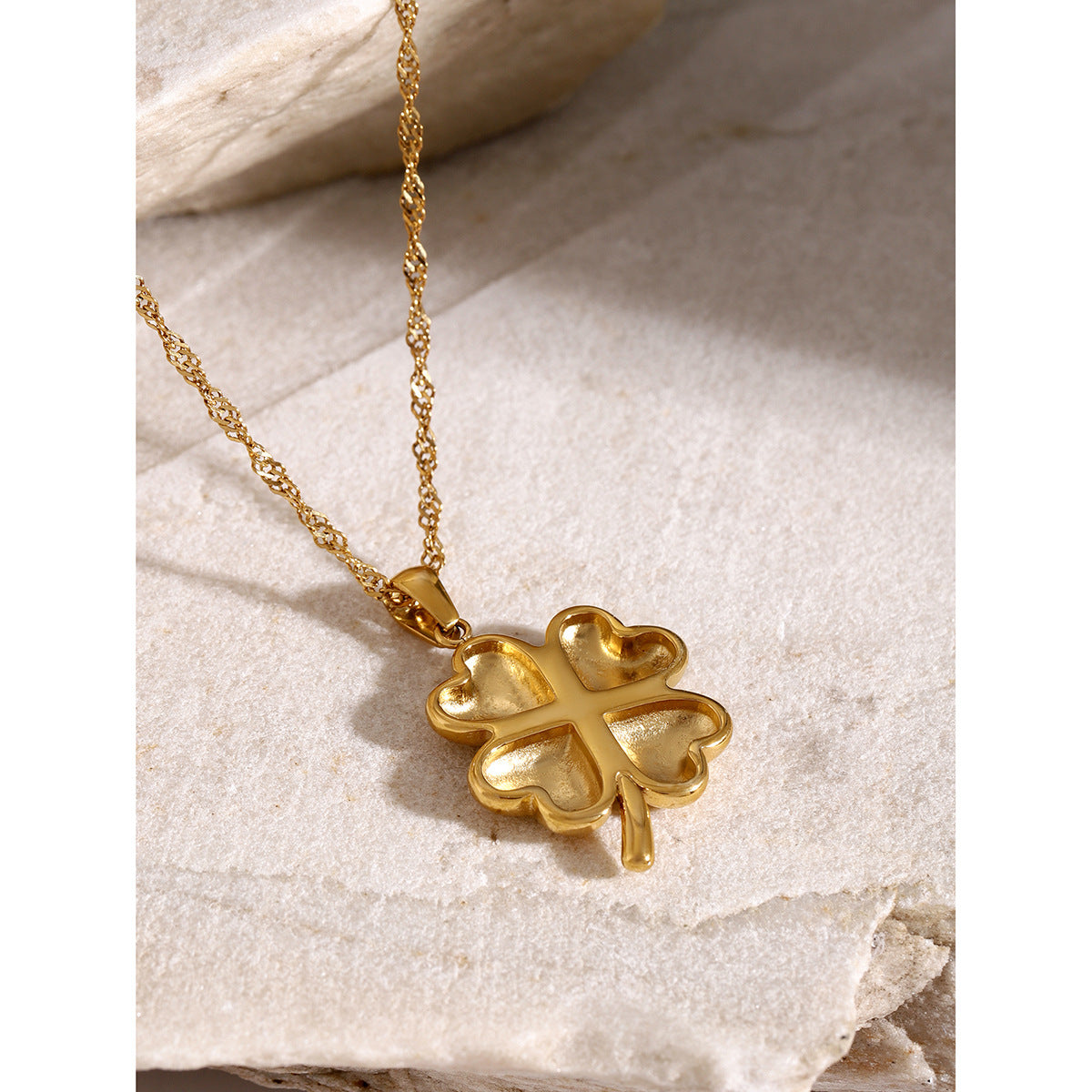 Collana a catena con ciondolo in acciaio inossidabile placcato oro 18 carati a forma di pianta, stile minimalista