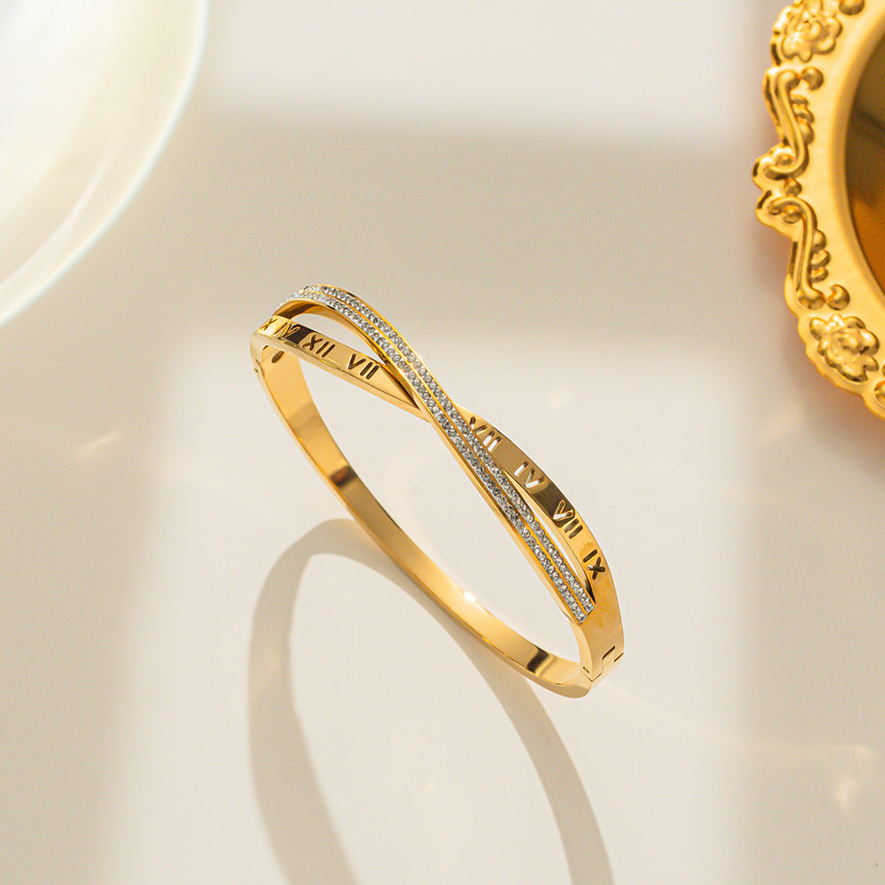 Bracciale Minimalista in Acciaio Inossidabile da Donna con Placcatura in Acciaio al Titanio e Intarsio di Strass a Forma Geometrica Ovale