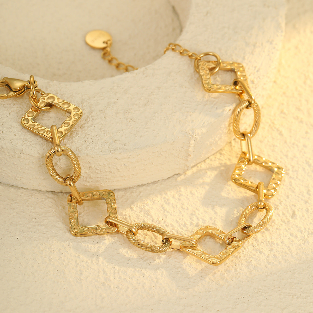 Fashionable Minimalist Heart-Shaped Stainless Steel Tassel Bracelet with Plated Finish and Small Round Pendant