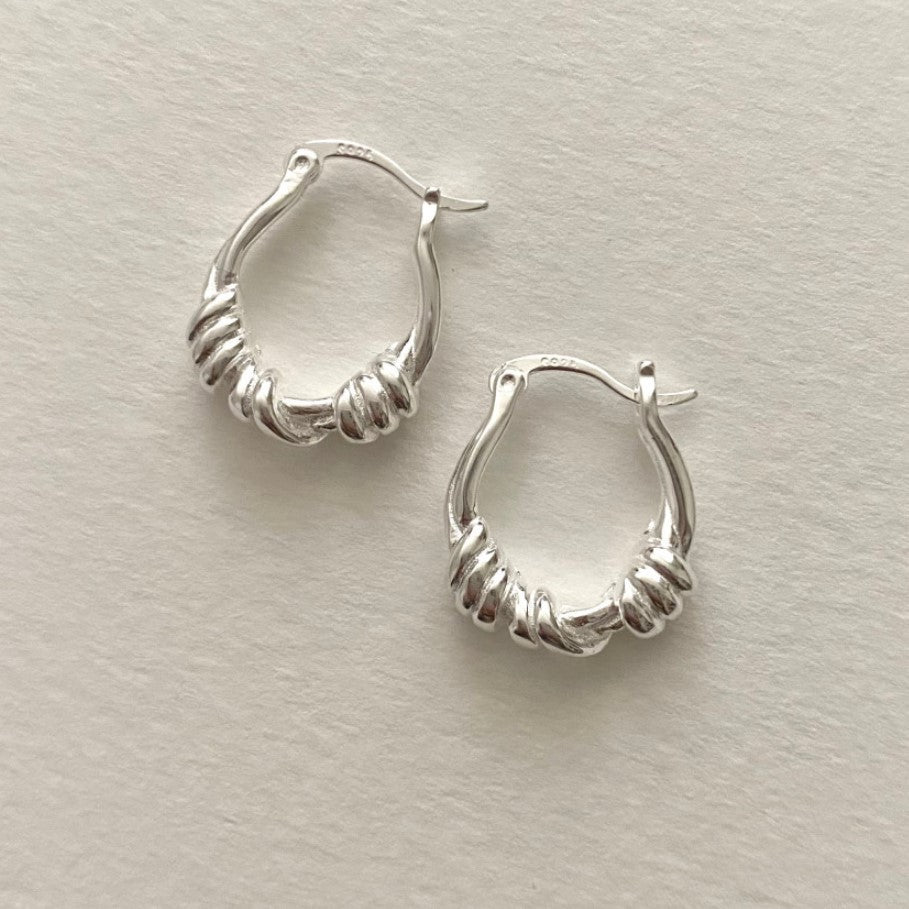 Orecchini a cerchio minimalisti a forma di stella in argento sterling 925 con finitura artigianale