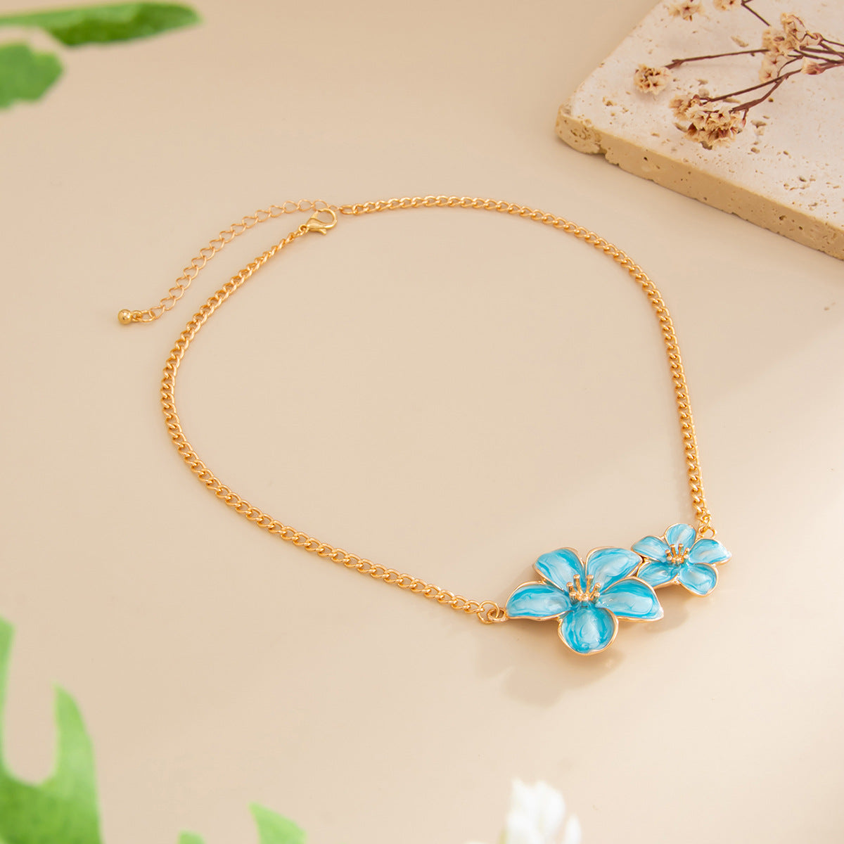 Sweet Drip Oil Floral Zinc Alloy Pendant Necklace Plated Iron Cable Chain for Women