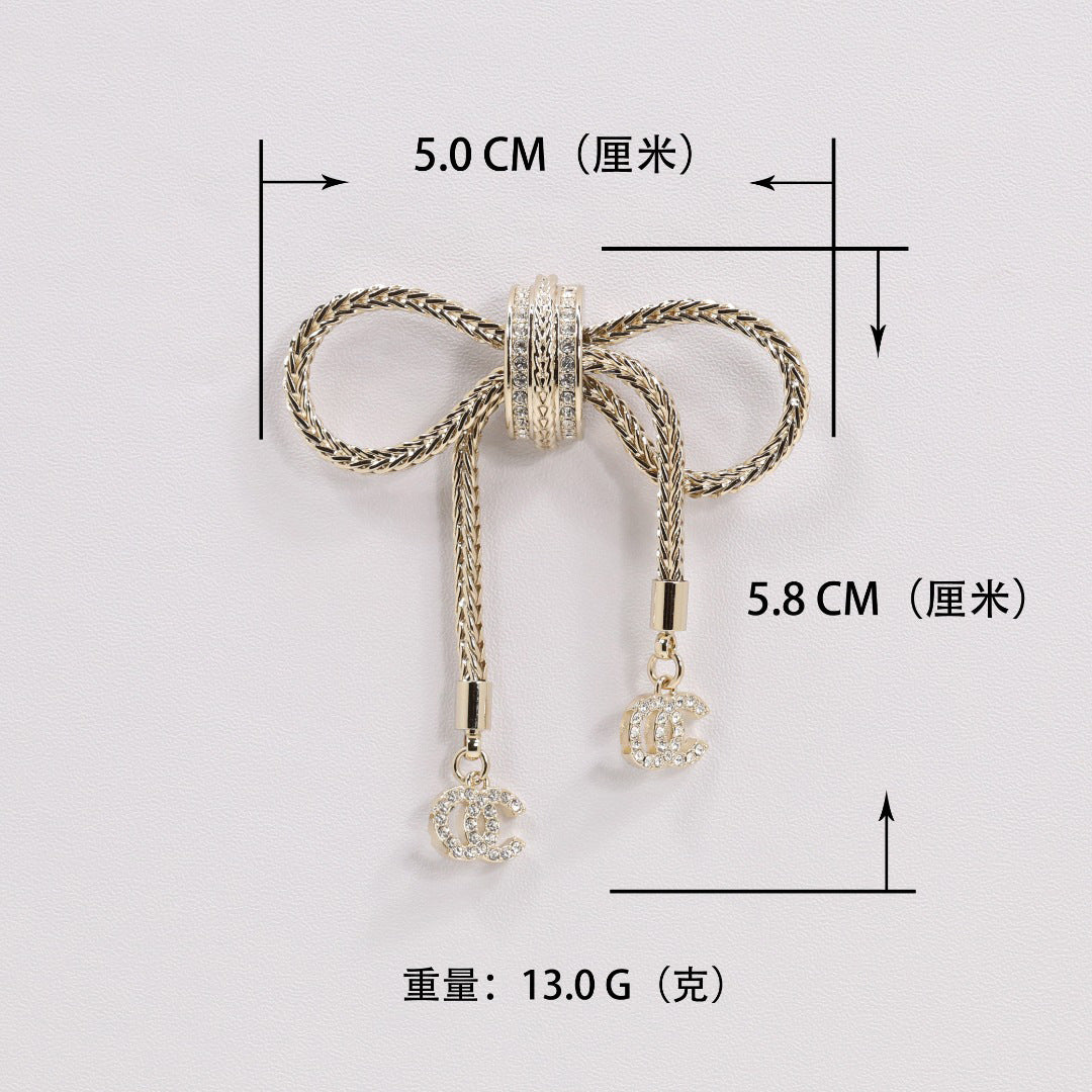 Elegant Luxury Rhinestone Bow Brooch with Snake Chain for Women