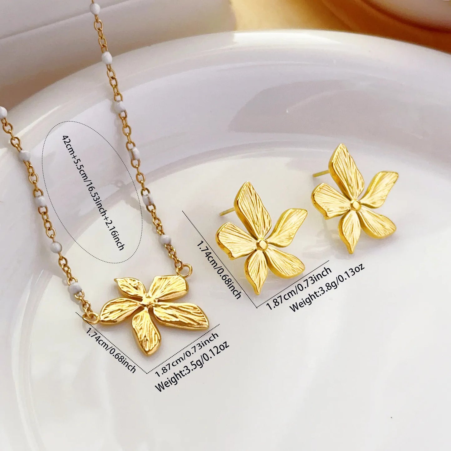 Collana da donna in acciaio inossidabile placcato oro di lusso con catena a maglie floreali
