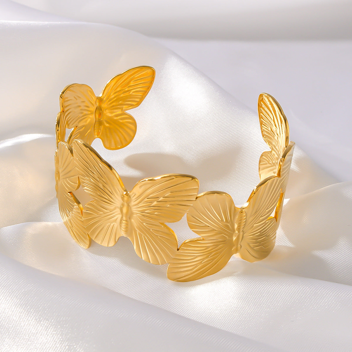 Bracciale da donna a forma di farfalla in acciaio inossidabile placcato oro 18 carati, leggero, resistente all'ossidazione, gioiello di lusso minimalista