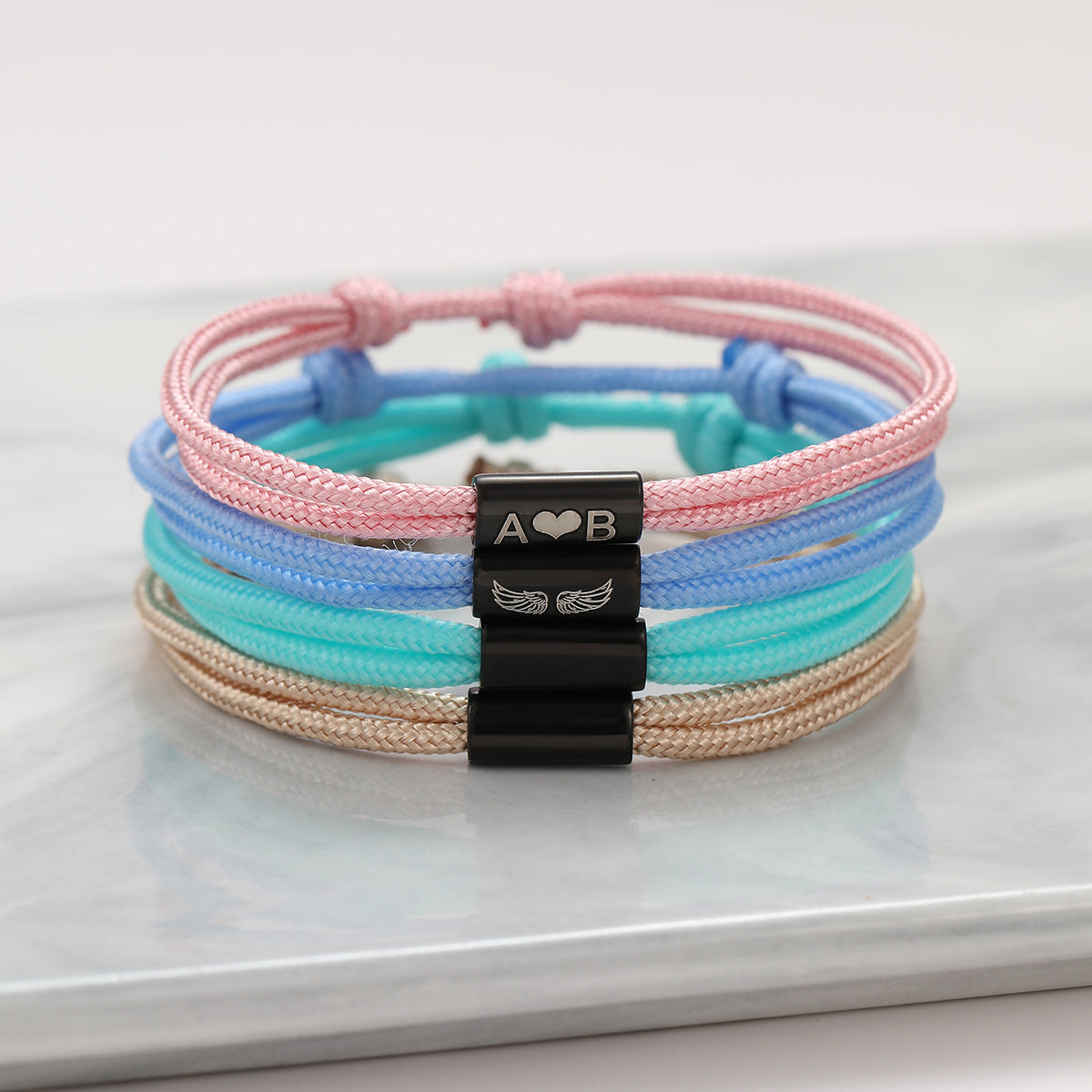 Braccialetto Regolabile Fatto a Mano Elegante e Minimalista in Acciaio Inossidabile Placcato Oro 18K con Ciondoli a Cuore e Girasole