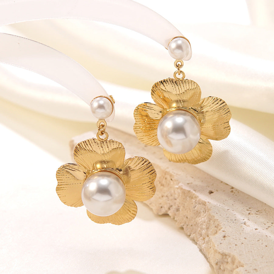 Orecchini a perno con perle in acciaio inossidabile, floreali, vintage ed eleganti