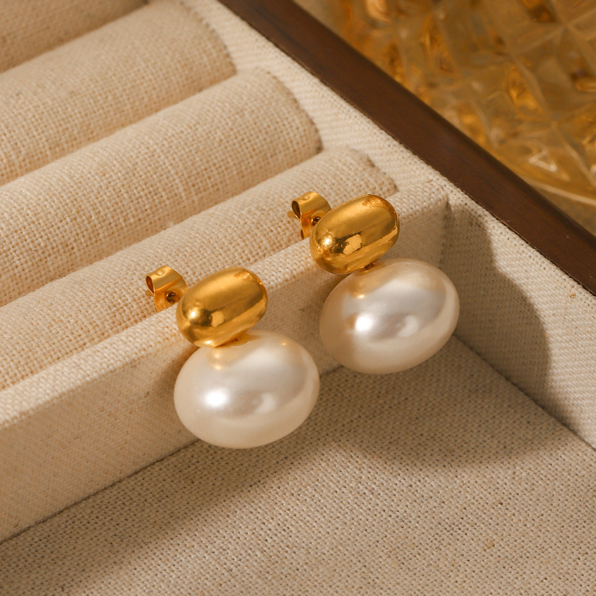 French Vintage Style Geometric Stainless Steel Stud Earrings with Pearl Accents for Women Luxury Minimalist Ear Jewelry