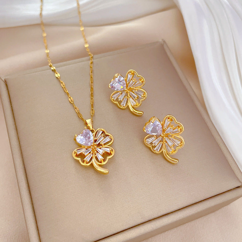 Parure di Orecchini e Collana in Rame Placcato con Zirconi Geometrici di Lusso