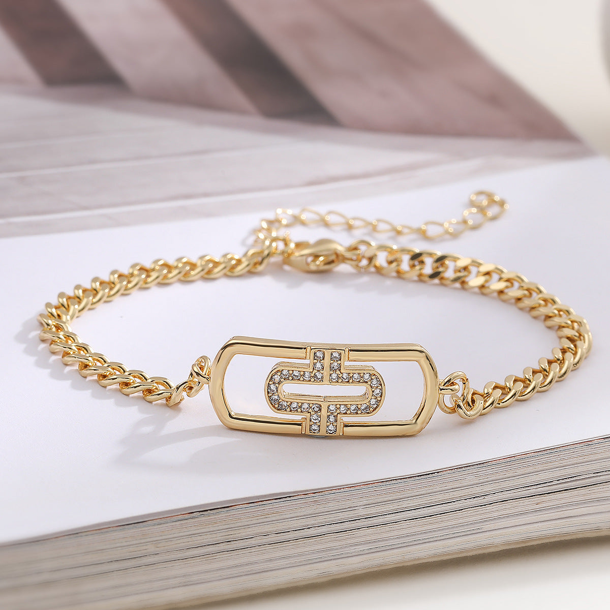 Hip-hop Fashion 18K Gold Plated Brass Cross Butterfly Cubic Zirconia Inlay Bracelet for Women