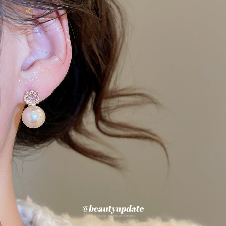 Pendientes de perlas geométricos de estilo lujoso con incrustaciones de circonitas para mujer