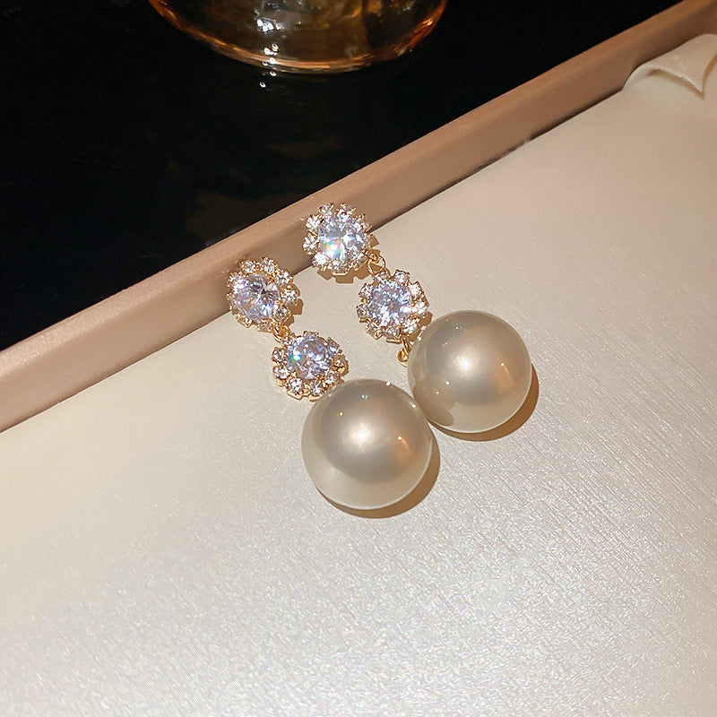 Eleganti Orecchini a Perno da Donna in Stile Francese Vintage con Zirconi Geometrici e Perle Imitazione