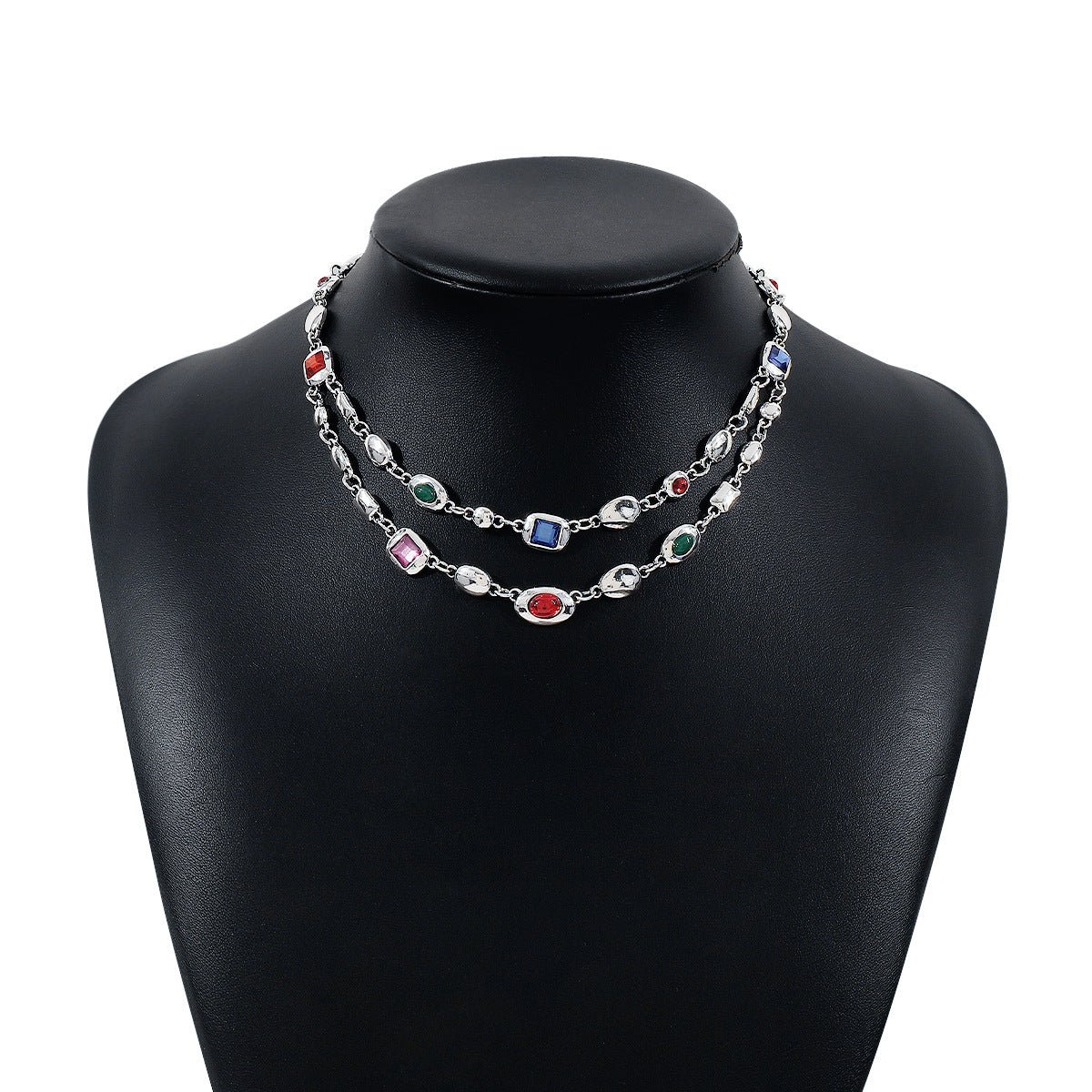 Collar de Doble Capa Geométrico de Inspiración Vintage para Mujer con Base de Aleación e Incrustaciones de Pedrería, Acabado Galvanizado, Cadena Delicada con Medallón