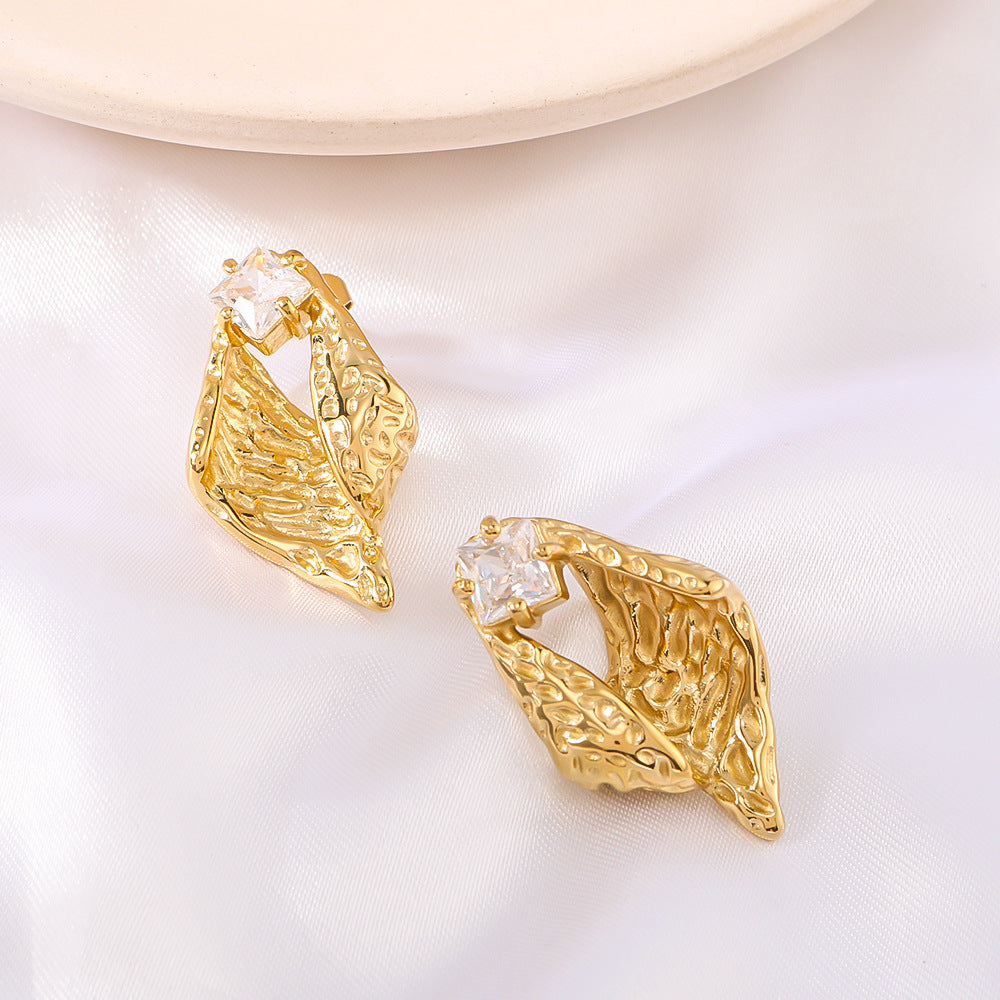 Orecchini da donna vintage asimmetrici geometrici in acciaio inossidabile con intarsio in zirconi e placcatura sottovuoto in oro 18 carati