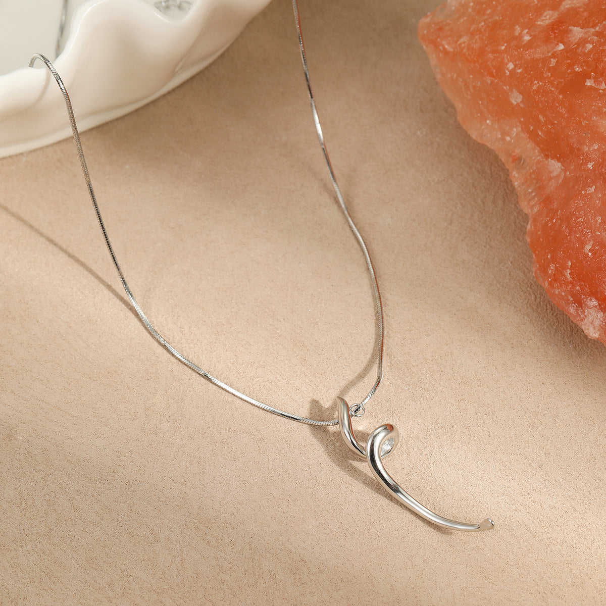 Collar minimalista de acero de titanio geométrico con acabado chapado para mujer, cadena de clavícula a la moda