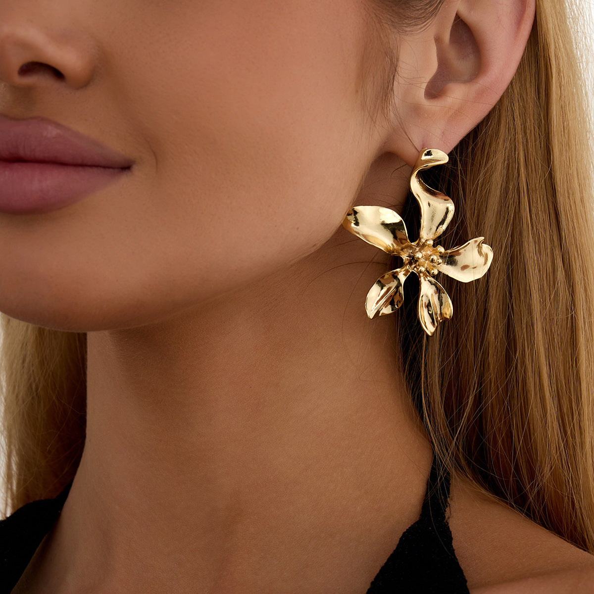 Elegant Plated Zinc Alloy Floral Geometric Hollow Irregular Ruffled Earrings for Women