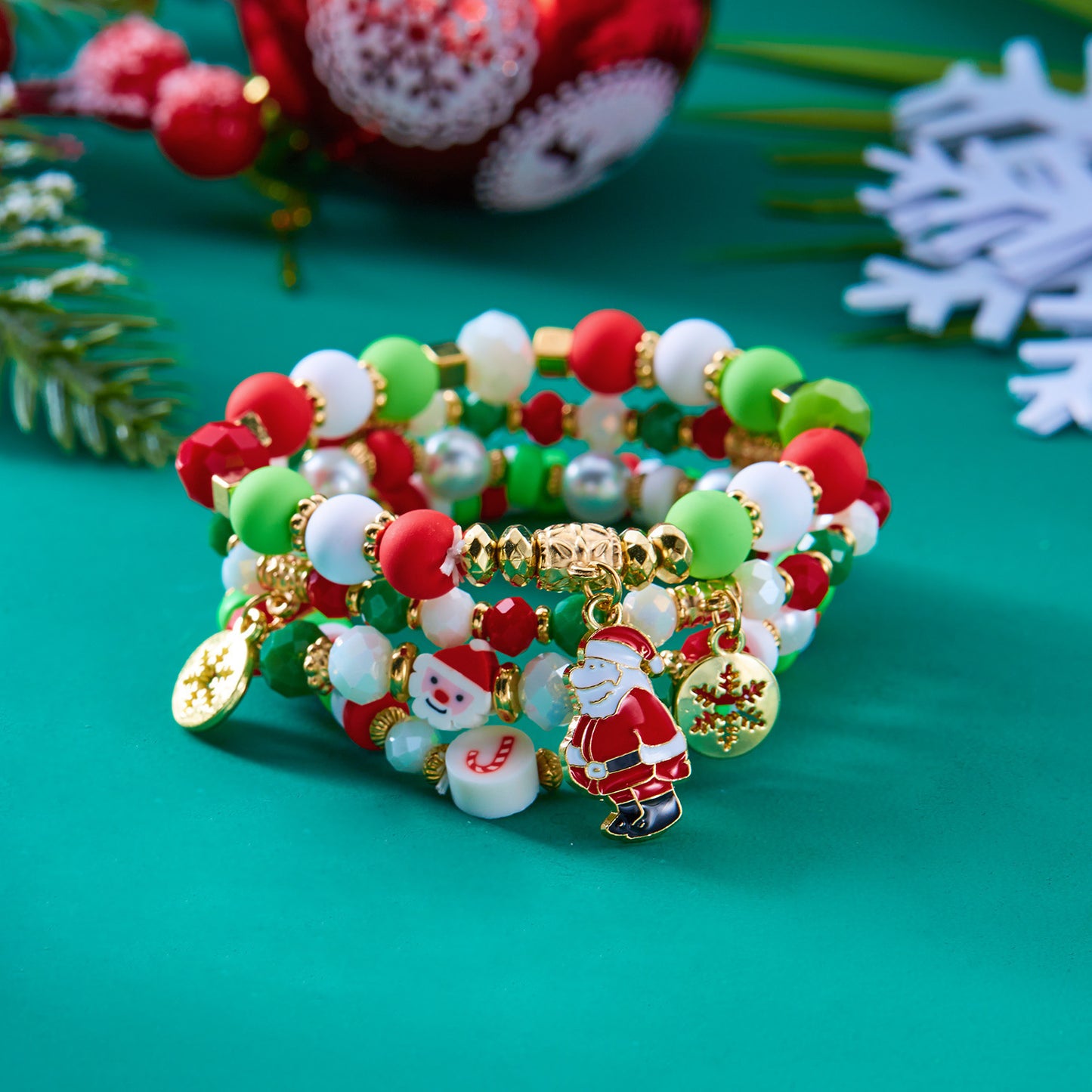Colorful Acrylic Santa Claus and Reindeer Elastic Beaded Bracelet for Women Christmas Holiday Fashion Accessory