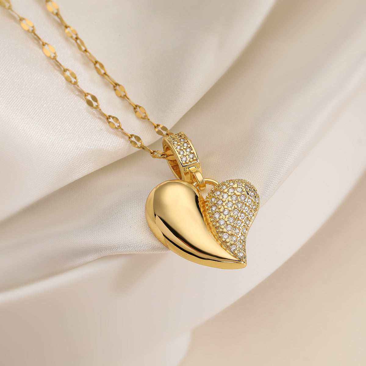Minimalist Heart-Shaped Copper Pendant Necklace with 18K Gold Plating and Zircon, Teardrop Waterdrop Design for Women