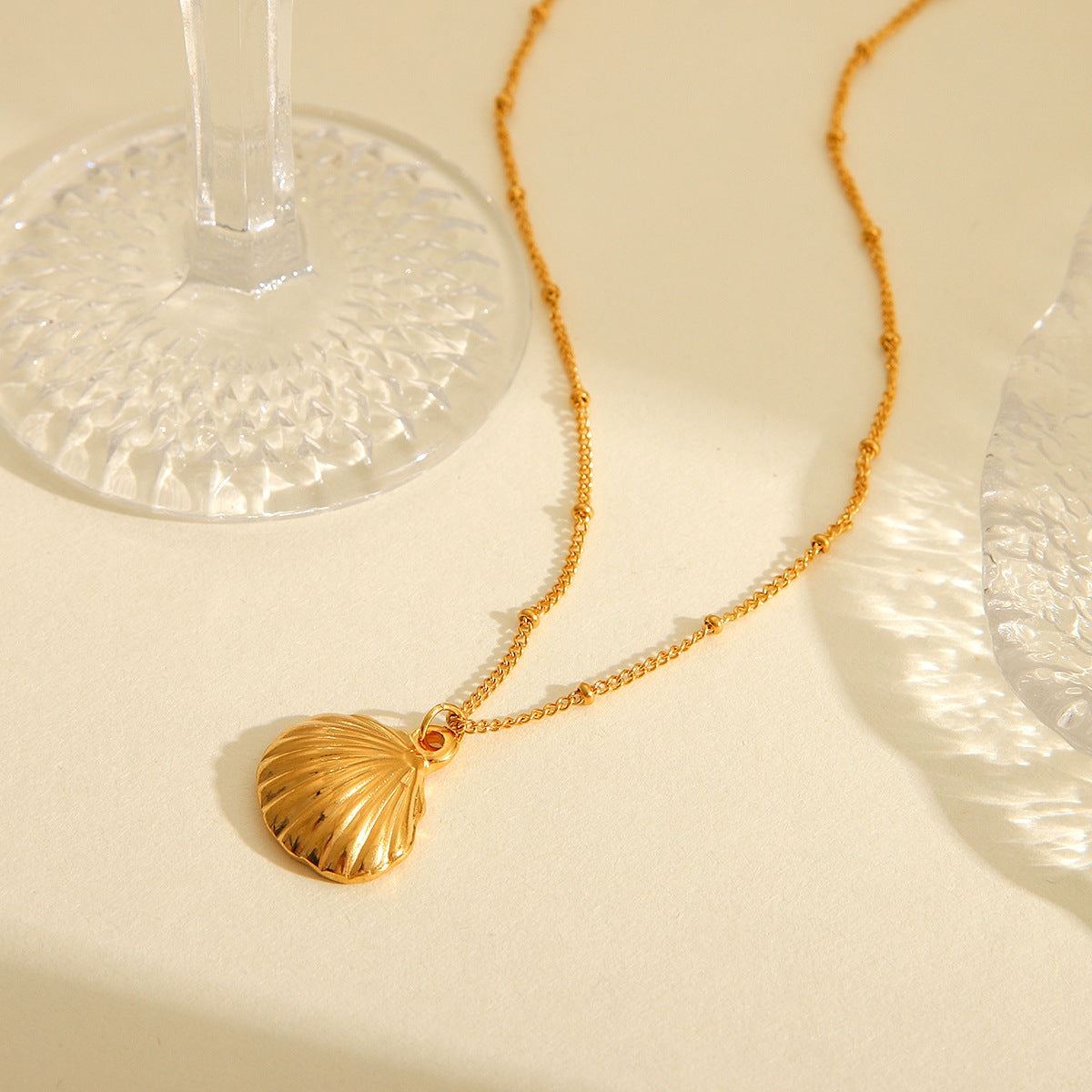 Collana Pendente a Conchiglia in Acciaio al Titanio Placcato Oro 18K Stile Ins, Catena a O Geometrica da Donna