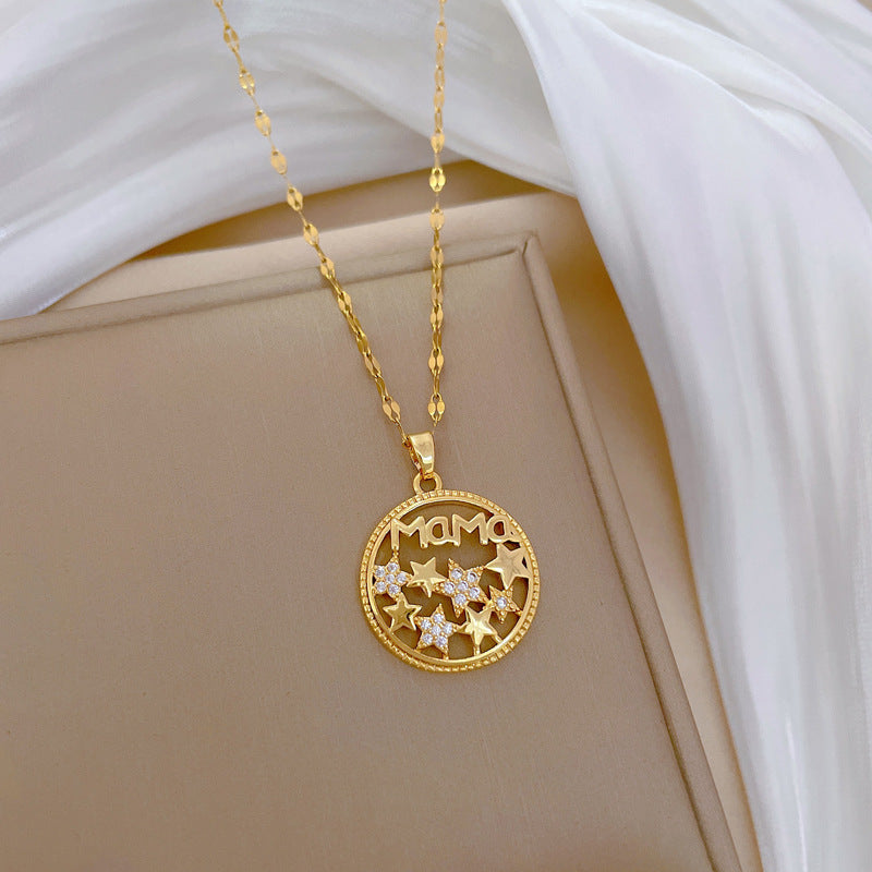 Collar con colgante de estrella geométrica minimalista en acero de titanio con detalles de diamantes de imitación para mujer y hombre