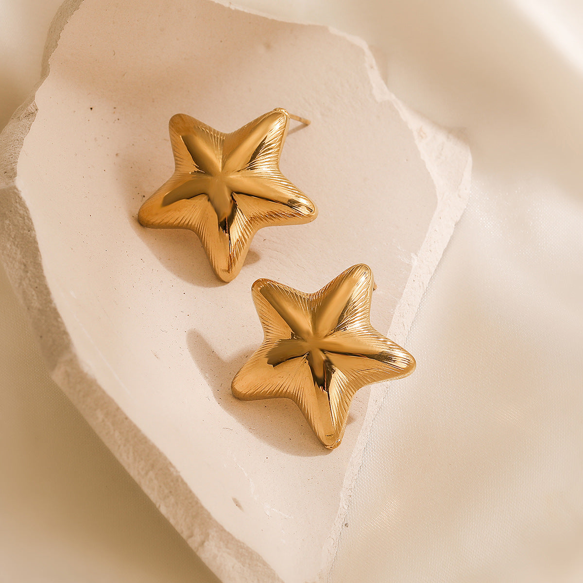 Orecchini a perno a stella geometrici minimalisti in acciaio inossidabile con placcatura in oro 18 carati da donna