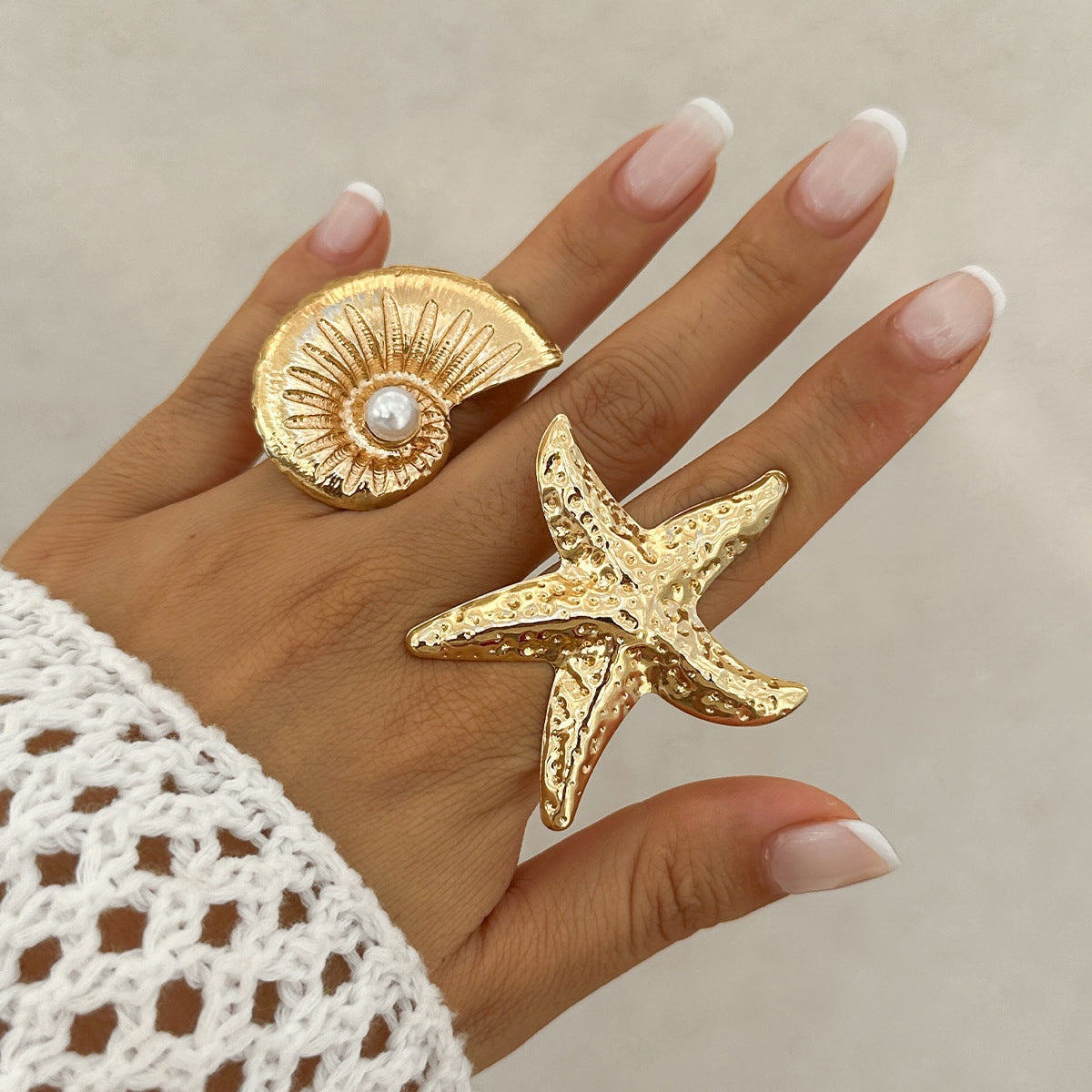 Anello da donna in metallo a forma di stella in stile vacanza con finitura placcata e fascia regolabile